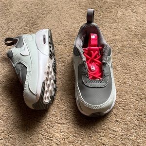NWOT NIKE AIRMAX | Size 6 (Toddler)